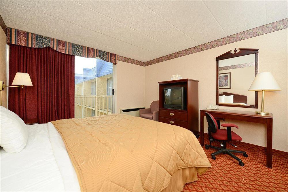 Baymont By Wyndham Northwood Motel Exterior photo
