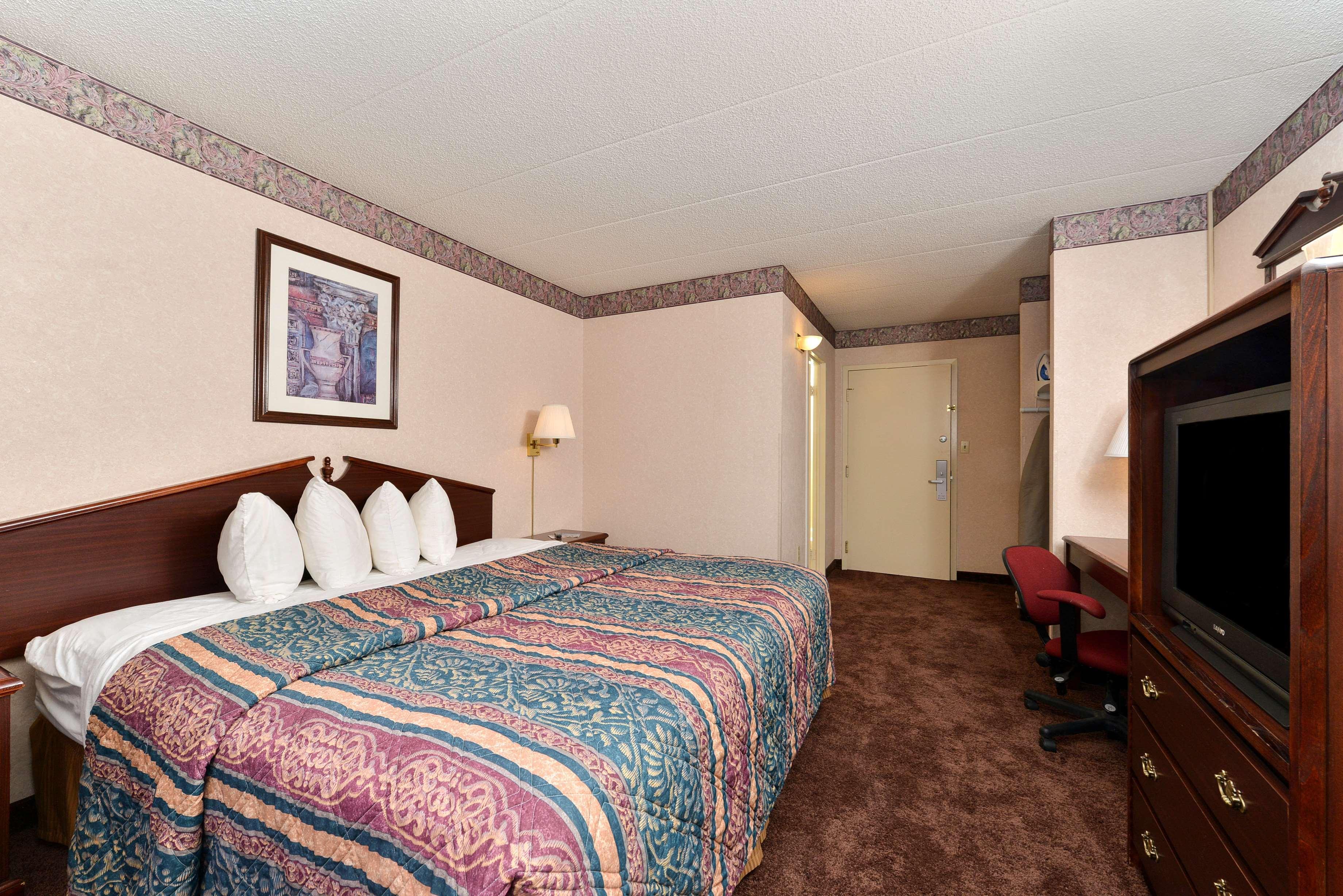 Baymont By Wyndham Northwood Motel Exterior photo