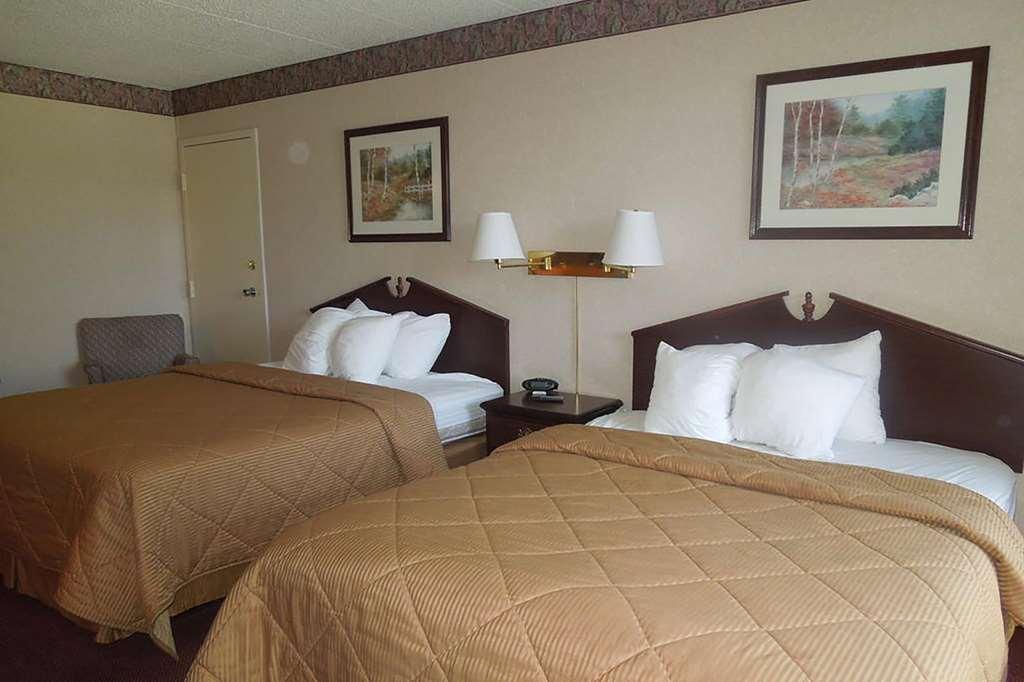 Baymont By Wyndham Northwood Motel Room photo