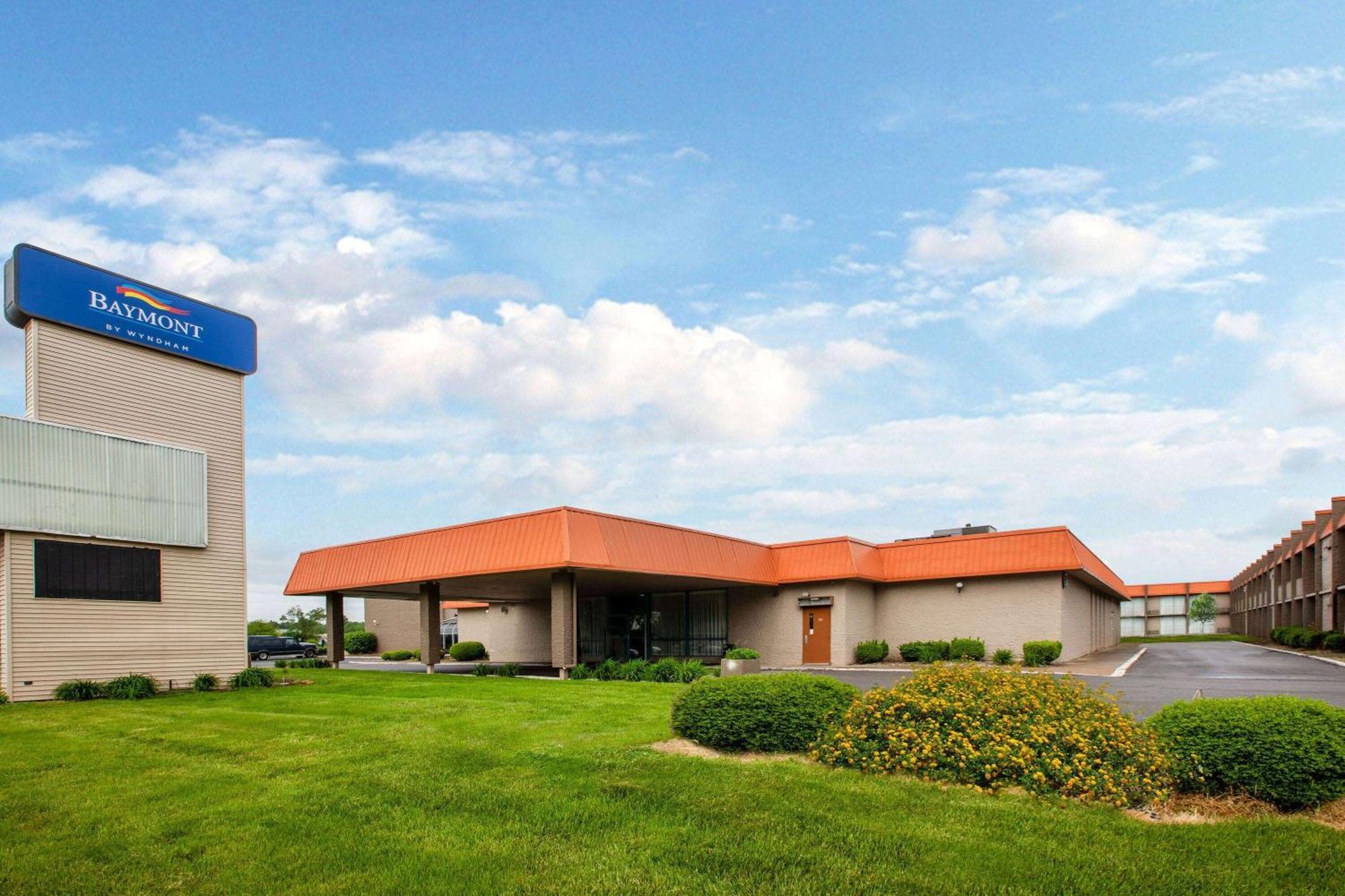 Baymont By Wyndham Northwood Motel Exterior photo