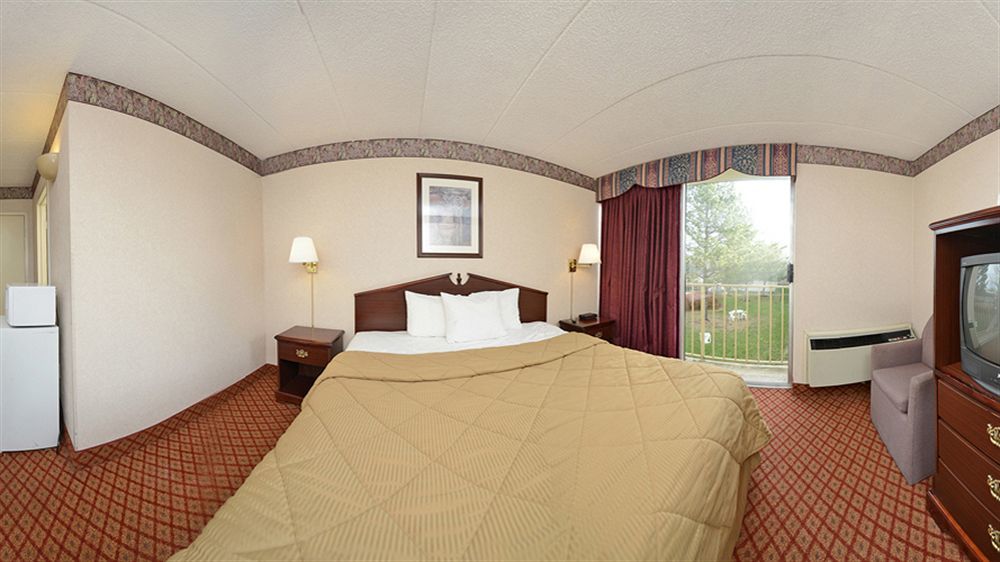 Baymont By Wyndham Northwood Motel Exterior photo